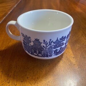 1 Churchill Blue Willow 3”tallMug Georgian Shape